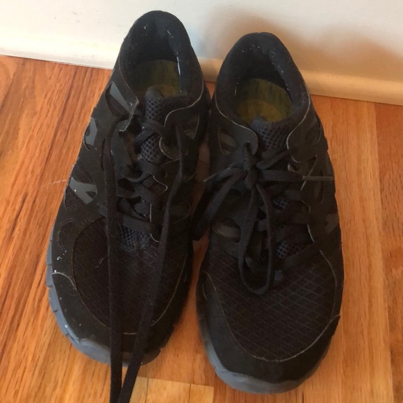 Black Nike Tennis Shoes - Picture 2 of 4
